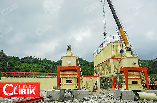 石膏粉用什么磨粉設(shè)備？石膏生產(chǎn)線(xiàn)工藝流程，石膏磨粉機(jī)加工設(shè)備